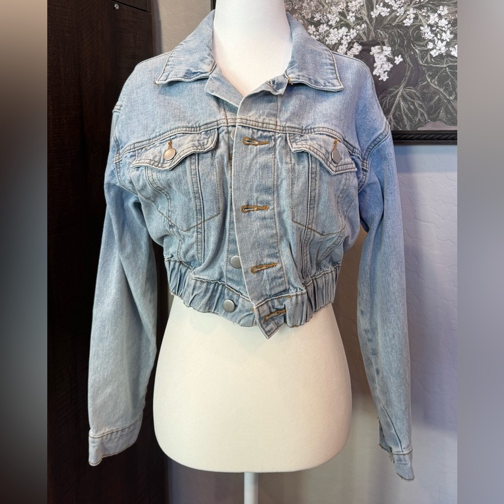 Forever 21 Light Wash Cropped Denim Jacket